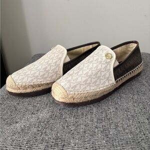 NEW Michael Kors Hastings Signature Logo Slip-On Espadrille shoes -Size 7